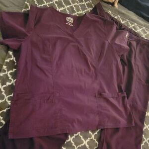 Women's cherokee workwear, XXl scrub top and bottom Eggplant?